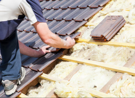 roofer-laying