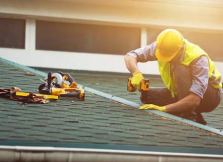 roofer-working-protective
