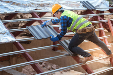 workers-installing-roofs-wearing